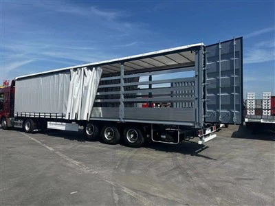 Bestelwagen schuifzeiltrailer
